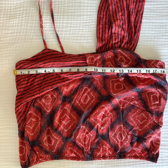 New Free People Medium Bohemian Asymmetrical Call On Me Top in Red/Navy - Picture 6 of 11